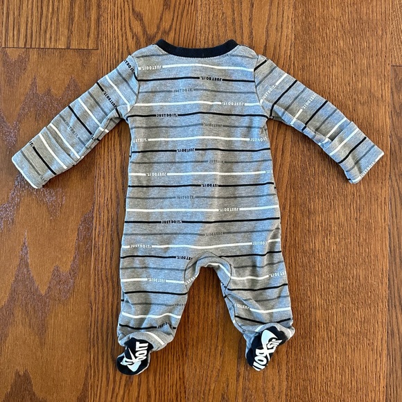 Newborn Nike Bundle - Picture 6 of 7